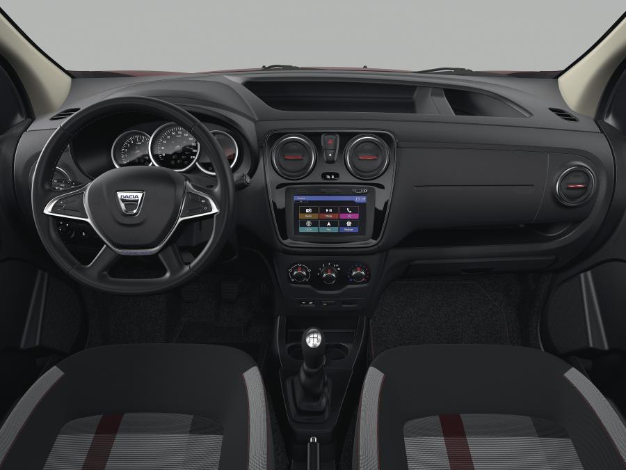 Торпедо Dacia Dokker Stepway Techroad 2019 года  (фото 4 из 6)